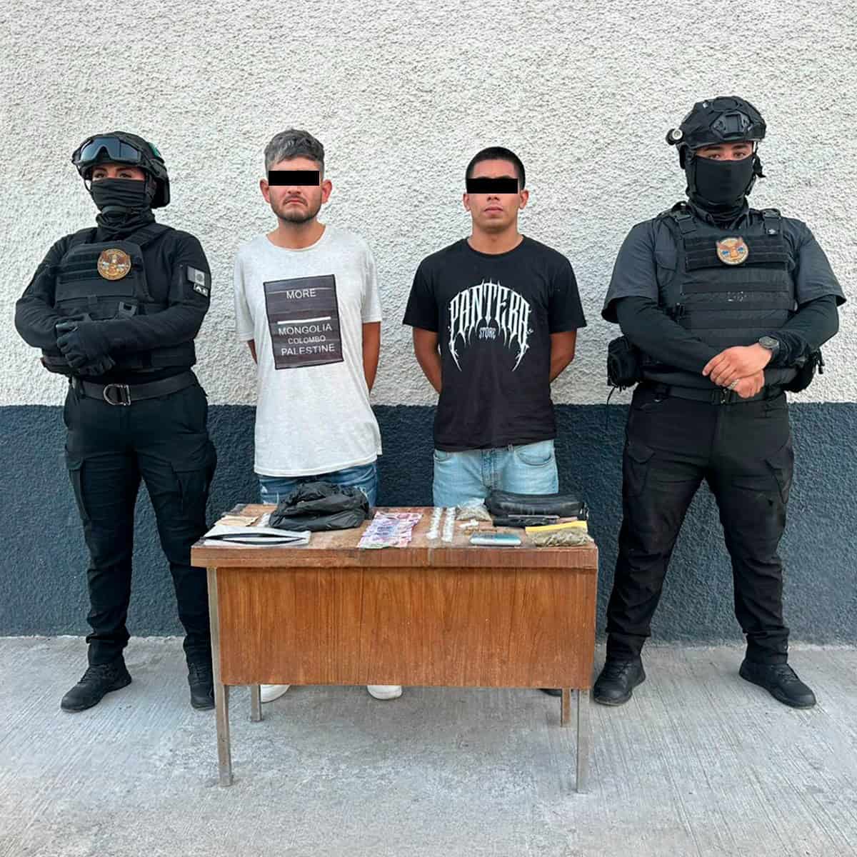 Elementos de la Polic&iacute;a de Garc&iacute;a arrestaron a dos presuntos generadores de violencia vinculados con la venta de narc&oacute;ticos en la zona poniente de Garc&iacute;a, portaban droga y un arma de fuego.