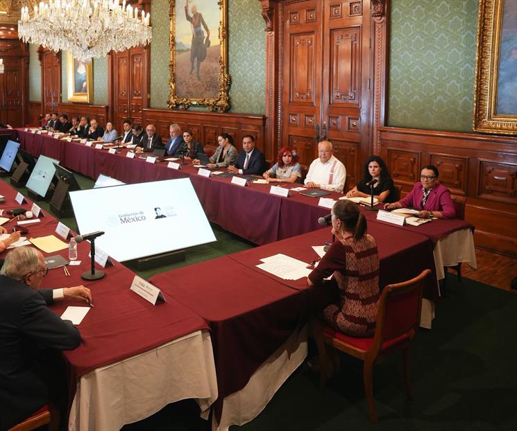 Sheinbaum recibe en Palacio Nacional a gobernadores