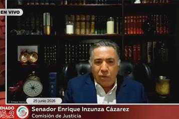 Tras más de 55 días reaparece Inzunza en sesión legislativa