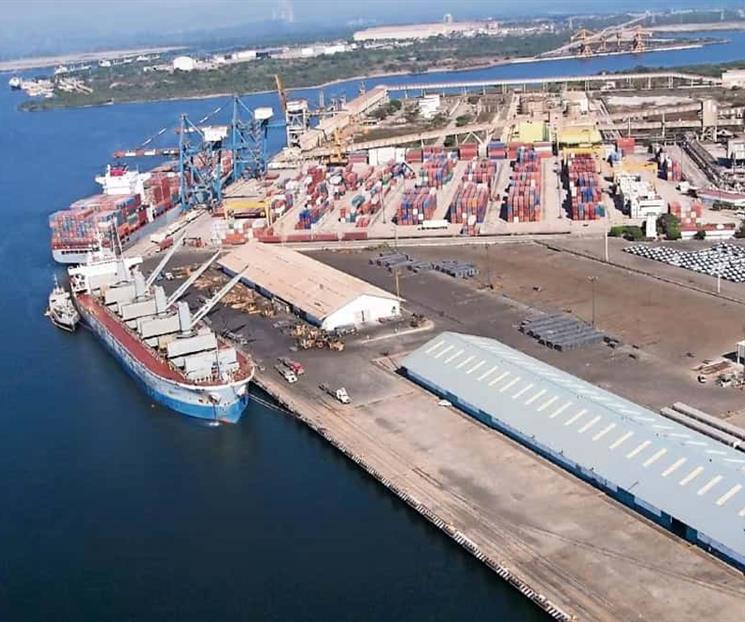 Acelera Puerto de L&aacute;zaro C&aacute;rdenas movimiento de veh&iacute;culos y carga