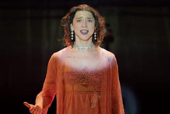 Llega a Monterrey obra shakesperiana "Sobre Ofelia, una flor"