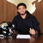 Brenton Strange renueva con los Jaguares de Jacksonville