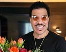Alerta por salud de Lionel Richie, el cantante pospone 2 conciertos