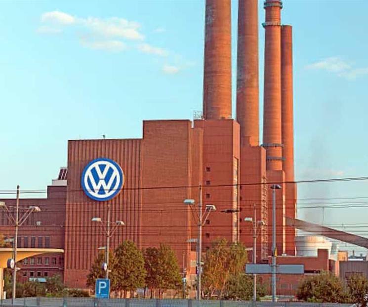 Eval&uacute;a VW dr&aacute;stico plan de recorte de personal