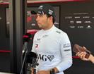 Da&ntilde;o en auto frustra a Checo en Austria y gana Russell