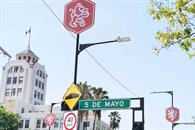 Tapizan la ciudad con banderas naranjas