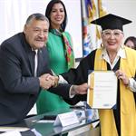 Celebra UANL graduaci&oacute;n de Universidad para los Mayores