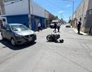 Choca en su moto y queda herido