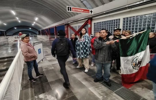 Protestan por falta de pago de da&ntilde;os tras construcci&oacute;n del AIFA