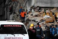 Rescatistas luchan por m&aacute;s milagros