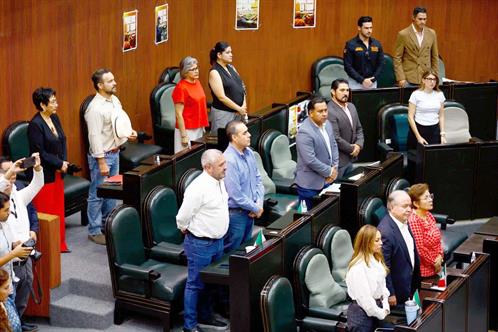 Confirman edad m&iacute;nima de 28 a&ntilde;os para ser gobernador
