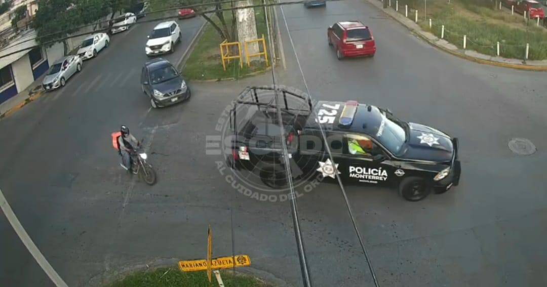 Un hombre de la tercera edad que padece p&eacute;rdida de memoria, fue auxiliado por oficiales de Tr&aacute;nsito de Monterrey para que llegara a su domicilio, ya que se encontraba extraviado, en el centro de la ciudad.