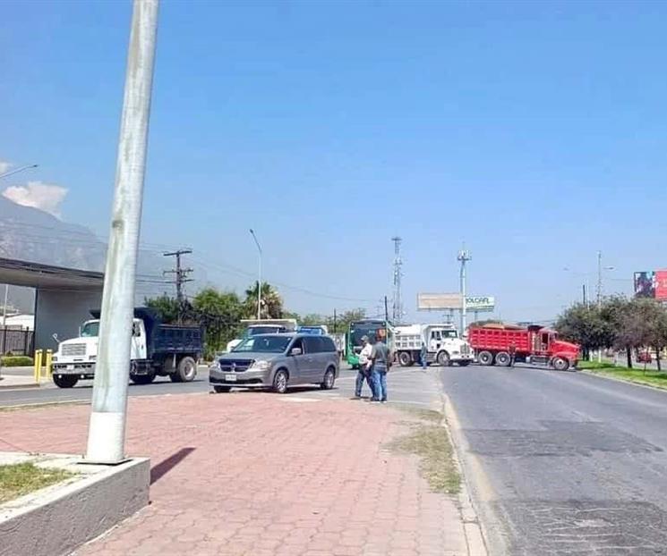 Protestan transportistas contra autoridades de SC