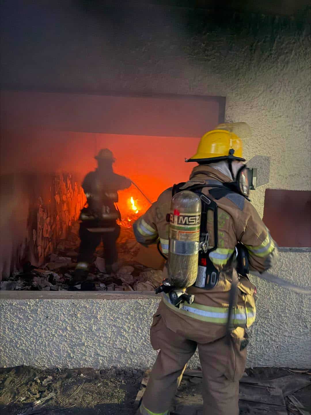 Dos incendios en el municipio de Linares, movilizaron a elementos de Bomberos y Protecci&oacute;n Civil, sin que se reportaran lesionados, &uacute;nicamente diversos da&ntilde;os materiales.