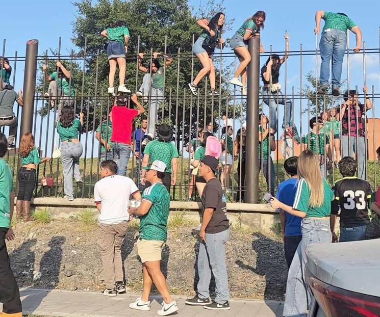 Llenan regios al tope Fan Fest; hay portazo, heridos y gaseados