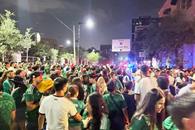 Desata afición regia toda una fiesta por triunfo de México Desata afición regia toda una fiesta por triunfo de México