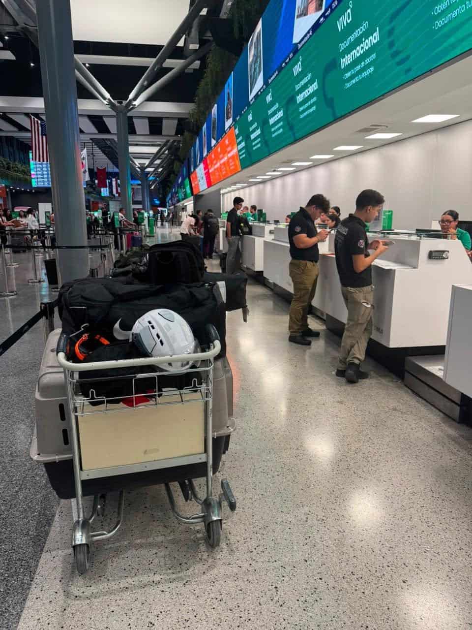 Elementos de la unidad K9 de Protecci&oacute;n Civil de Santa Catarina partieron este martes con destino a Venezuela para apoyar en las labores de b&uacute;squeda y rescate, tras el terremoto registrado en ese pa&iacute;s en d&iacute;as pasados.