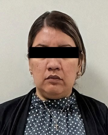 La gerente del Banco del Bienestar en Guadalupe, donde el lunes de la semana pasada se robaron 5 millones de pesos, fue detenida por presunta relaci&oacute;n con el atraco junto con dos personas, al parecer sus familiares, que ser&iacute;an los autores materiales del asalto.