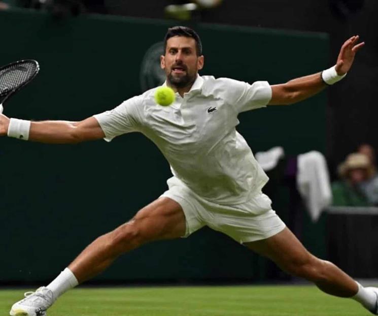 Sigue Djokovic firme en Wimbledon