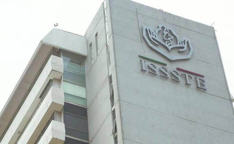 Ampl&iacute;a ISSSTE cobertura; SNTE insiste en reforma