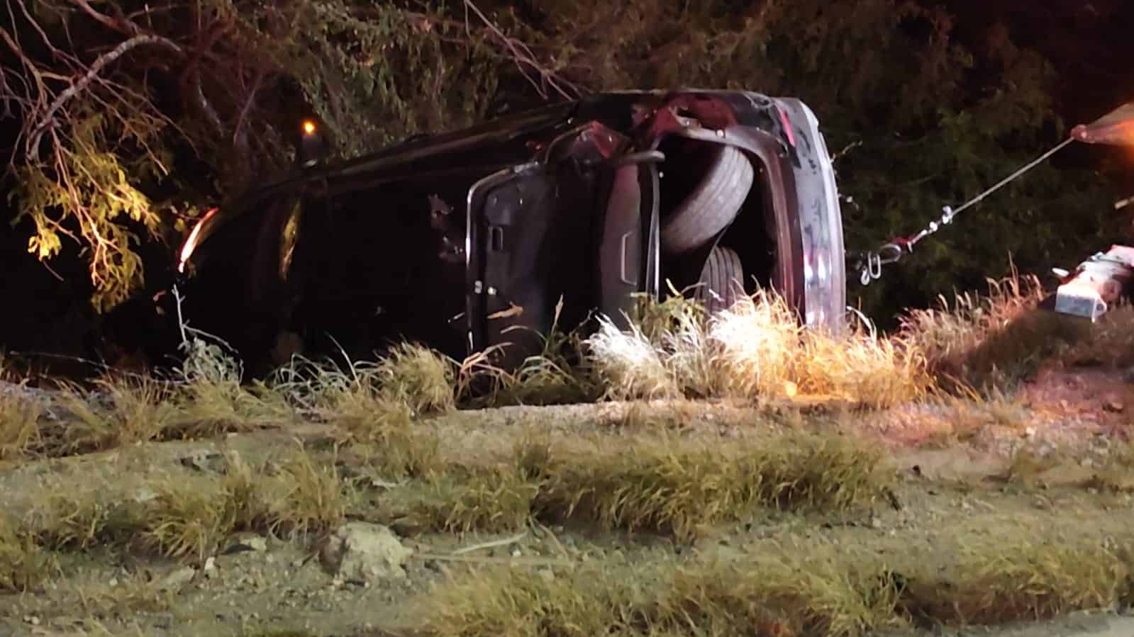 La conductora de un veh&iacute;culo, quien manejaba en aparente estado de ebriedad, result&oacute; lesionada luego de volcarse la madrugada de ayer en el municipio de Apodaca.