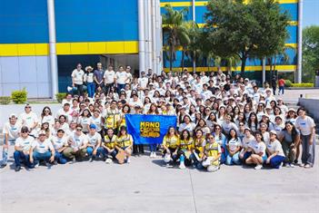 Realiza UANL campaña Mano Cadena en apoyo a Venezuela Realiza UANL campaña Mano Cadena en apoyo a Venezuela