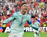 Portugal y Cristiano avanzan a Octavos; Modric dice adi&oacute;s