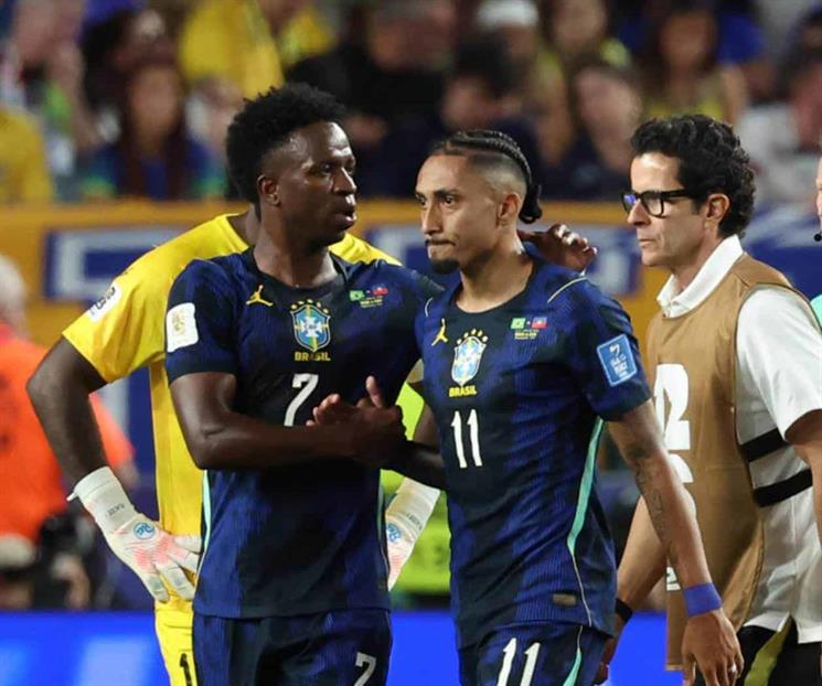 Raphinha entrena con Brasil, pero se perder&iacute;a los Octavos de Final