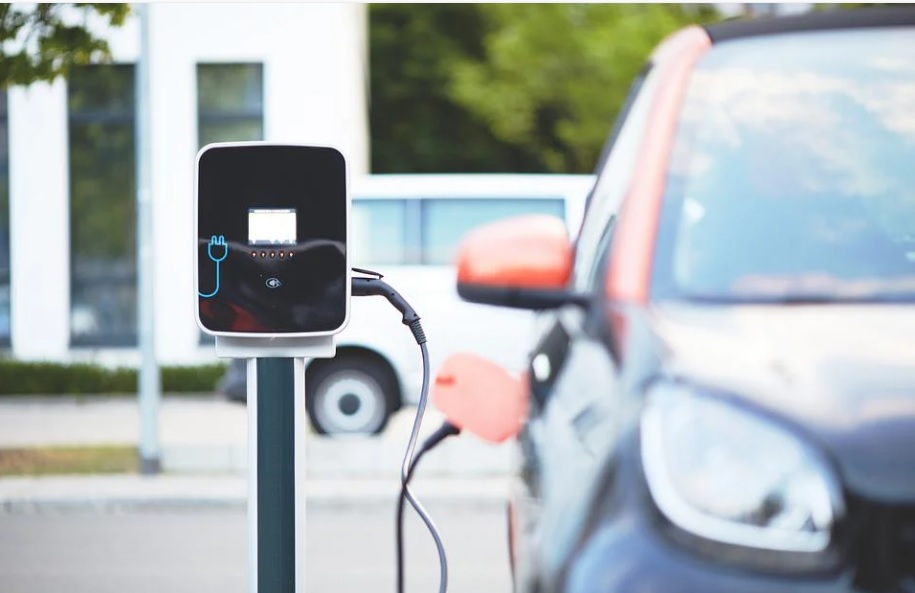 Prev&eacute;n a&ntilde;o hist&oacute;rico para el cr&eacute;dito de autos el&eacute;ctricos en M&eacute;xico