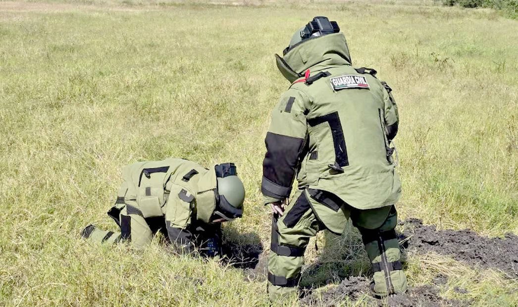 Detectan 625 narcominas y explosivos en Michoac&aacute;n