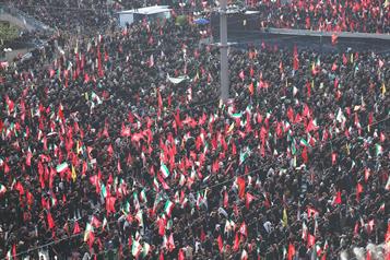 Afluencia masiva de fieles en el funeral del ayatol&aacute; iran&iacute; en Teher&aacute;
