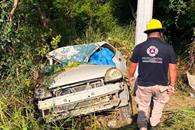 Automovilista fallece tras estrellarse con poste en Montemorelos Automovilista fallece tras estrellarse con poste en Montemorelos
