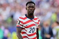 Balogun jugar&aacute; octavos con EE. UU. : FIFA retir&oacute; su sanci&oacute;n