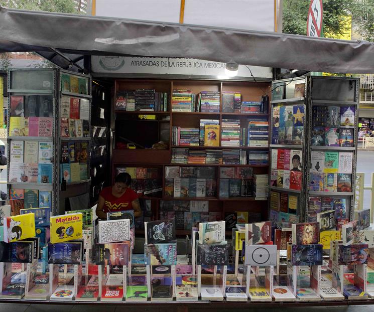 Tras huachicol de libros Tras huachicol de libros