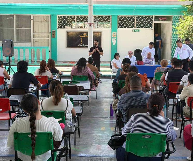 Siguen entregando becas de estudio  a hijos de agremiados