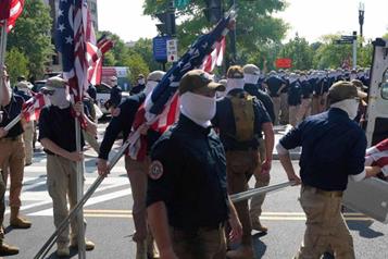 Marchan supremacistas blancos en Washington