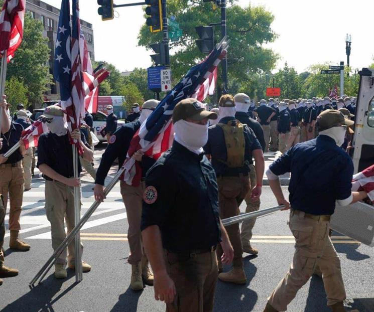 Marchan supremacistas blancos en Washington Marchan supremacistas blancos en Washington