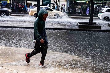 Continuar&aacute;n lluvias fuertes en CDMX para este lunes por la tarde