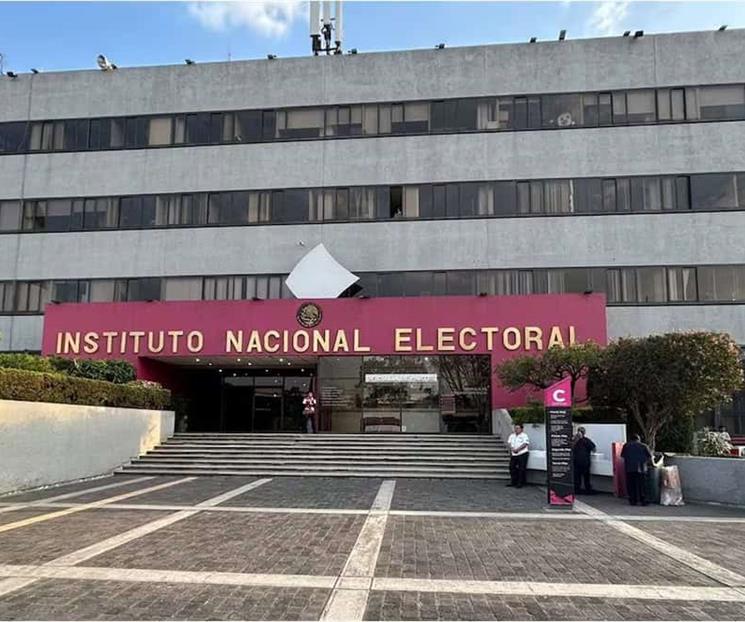 Se&ntilde;alan que despidos en el INE ponen en riesgo los comicios