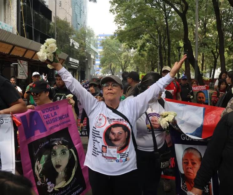 Marchan madres buscadoras previo al partido de M&eacute;xico