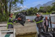 Retiran lirio acuático en La Boca Retiran lirio acuático en La Boca