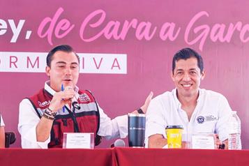 Presenta AyD a vecinos de Garc&iacute;a estrategia para cobertura total