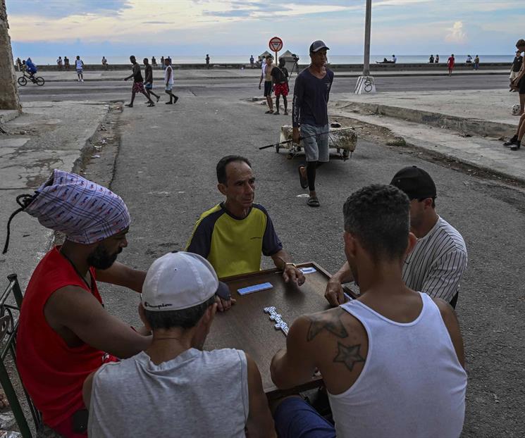 Cuba, sin combustible, restablece progresivamente su red eléctrica Cuba, sin combustible, restablece progresivamente su red eléctrica