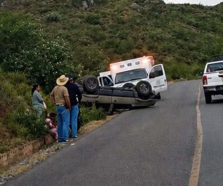 Vuelca familia en Aramberri Vuelca familia en Aramberri