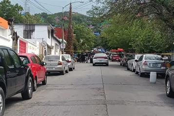 Sale ileso taxista tras ataque a balazos