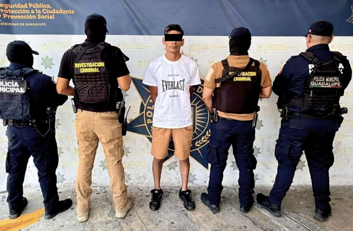 Elementos de la Polic&iacute;as de la Unidad de Investigaci&oacute;n Criminal de Guadalupe capturaron a un presunto delincuente relacionado con el asalto a una tarimera, tras ubicar el veh&iacute;culo utilizado durante ese hecho delictivo.