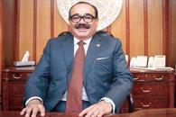 Ram&iacute;rez Mar&iacute;n, del PVEM, levanta la mano para presidir el Senado
