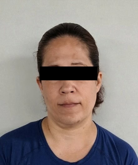 Detienen a mujer por abuso de menor