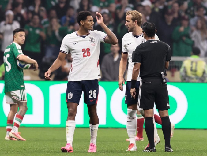 Le dan dos partidos de suspensi&oacute;n a Jarell Quansah