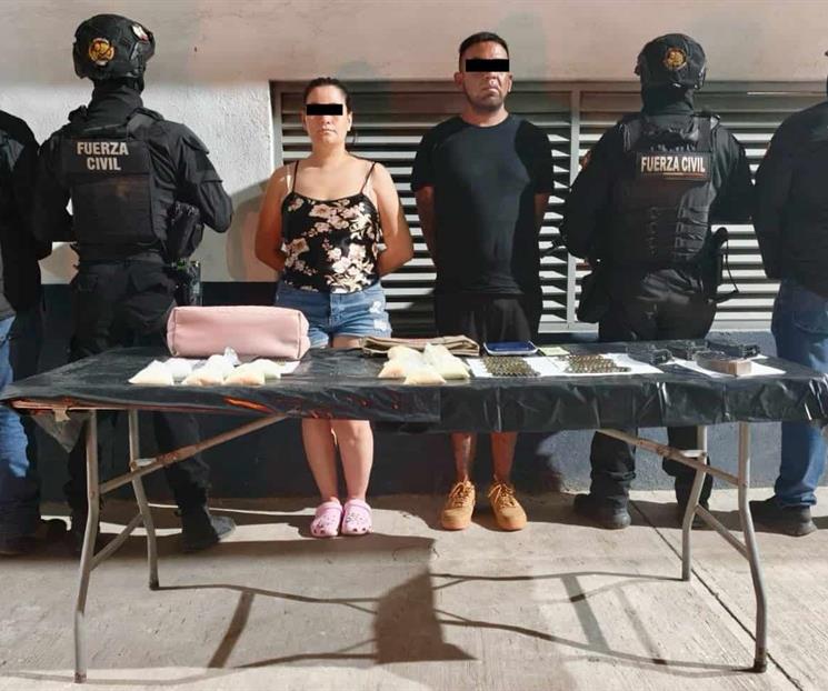 Caen con cargadores abastecidos de arma de fuego y droga